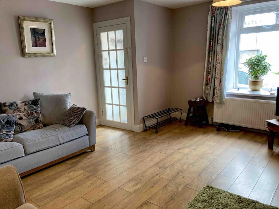 Fairhill Cottage Perfect Location With Garden In Central 밸리캐슬 외부 사진